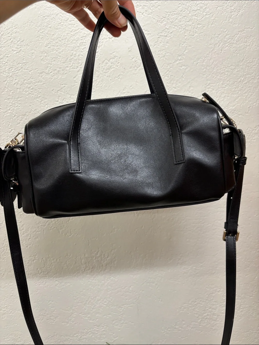 GUESS Barrel Satchel bag black light weight